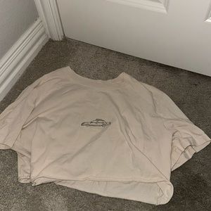 Aerie cropped car cream T-shirt